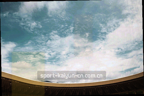 两队交锋历史的数据折线图，显示近五季净胜球变化
